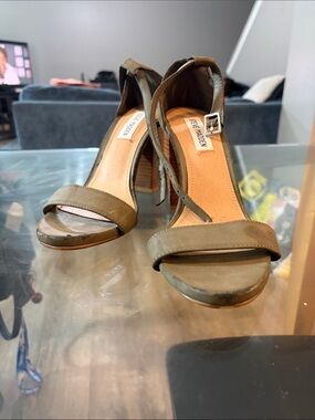 Steve Madden Olive Strappy Block Heel Sandals